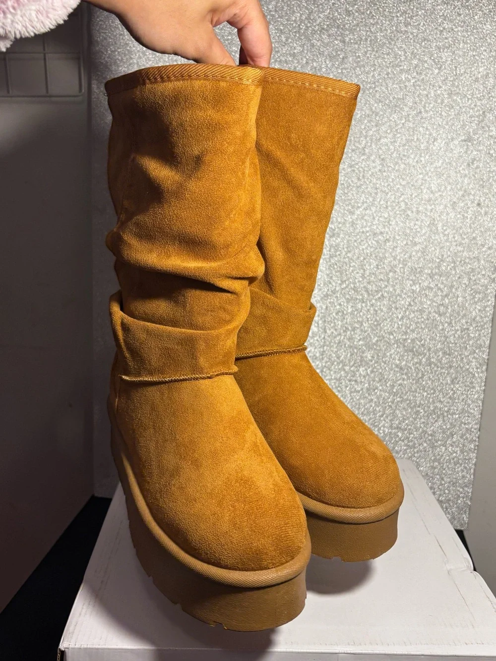 BRAND NEW Brown Winter Boots With Platformed Bottoms🤎perfect for cold weather!